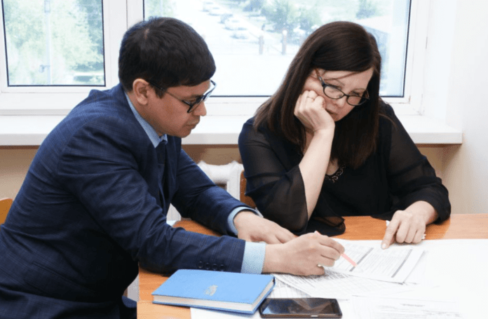 зарплата преподавателей в Казахстане