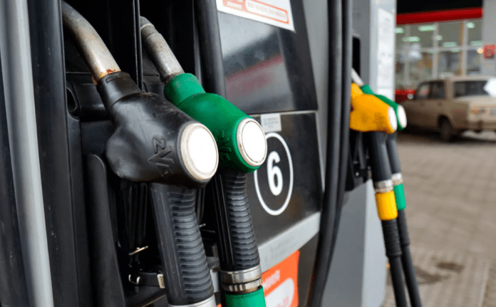 В Нацбанке объяснили рост цен на бензин