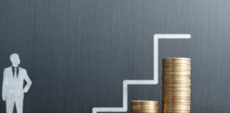 минимальную зарплату в 300 тысяч